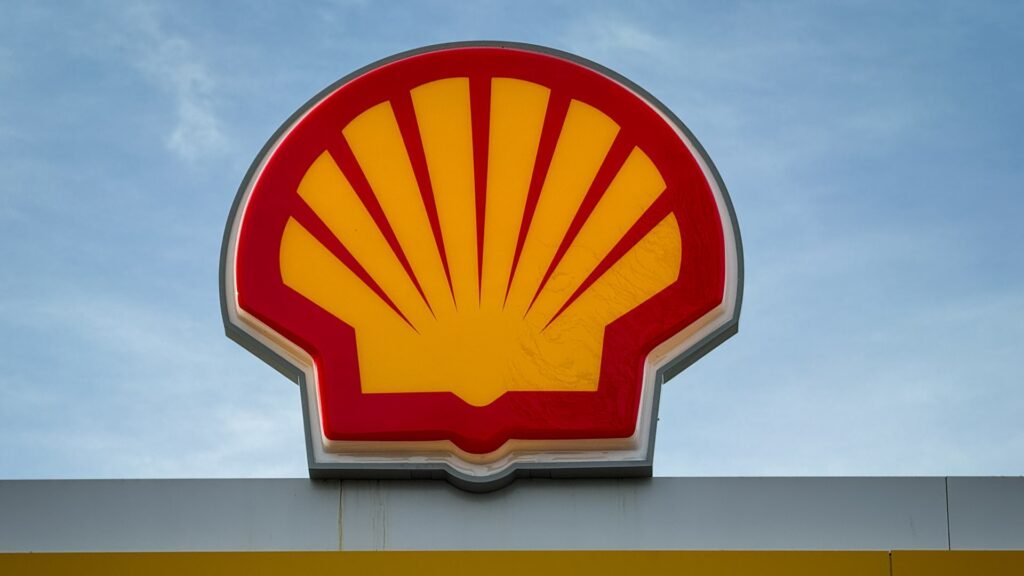 Oil giant Shell posts small drop in third-quarter profit to $6 billion