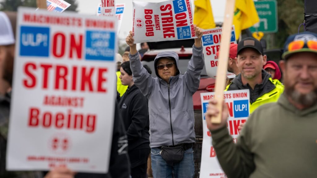 Boeing withdraws contract offer after talks with union end without a deal