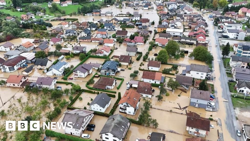 Bosnia floods and landslides leave 14 dead