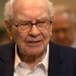 Berkshire Hathaway’s cash fortress tops $300 billion as Buffett sells more stock, freezes buybacks