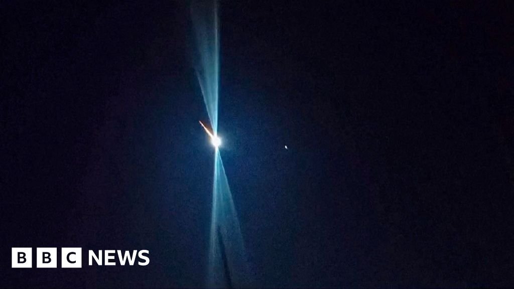 Asteroid lights up sky over Russia’s far east